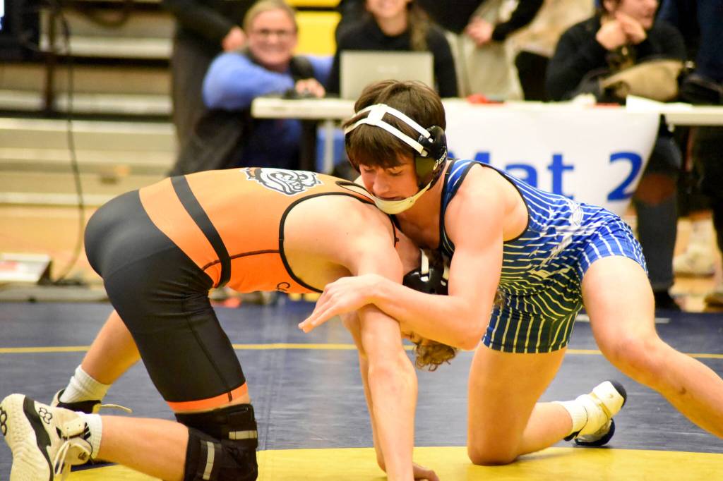 PHOTO BY SUE MICHALAK BUDSBERG Elmas Troy Rupe (right) competes in a dual meet against Cashmere during the WSWCA 1A Boys State Duals Championships on Saturday in Wapato.