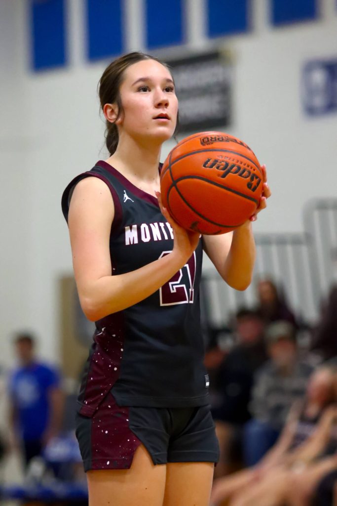 PHOTO BY HAILEY BLANCAS 
Montesanos Makena Blancas had a team-high 17 points and hit a clutch shot in the fourth quarter in a 42-41 win over Elma on Thursday in Elma.