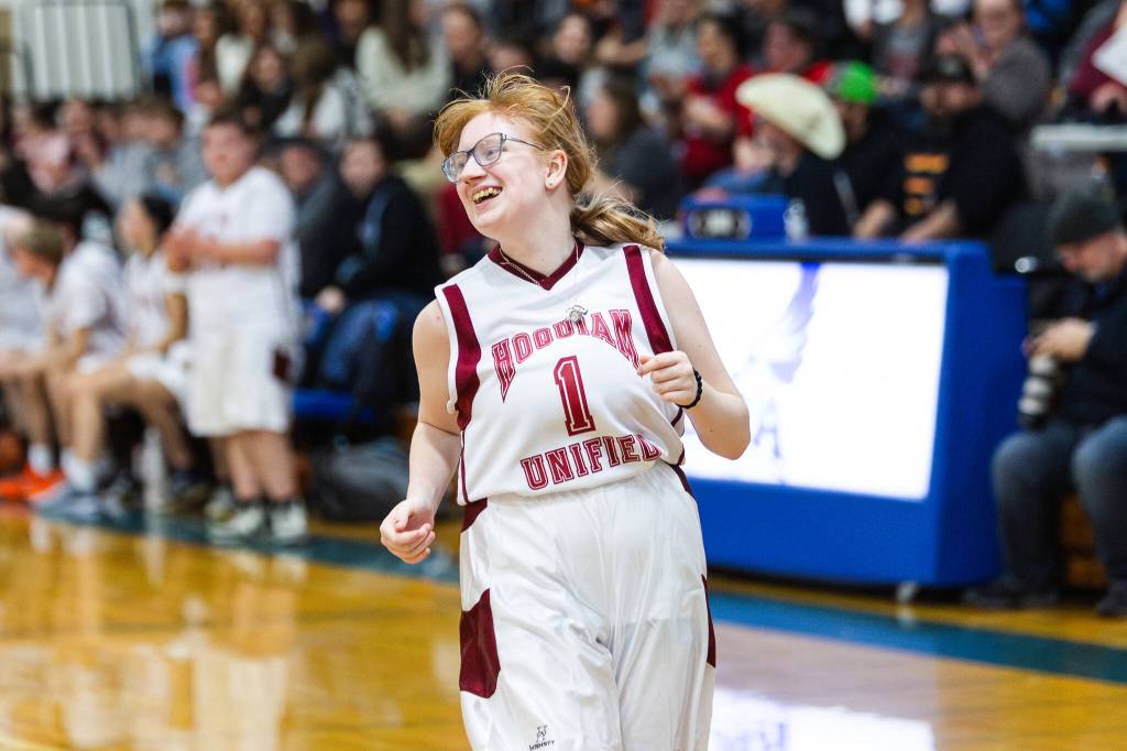 PHOTO BY MIKE ROBERTS Hoquiam and Elma Unified basketball teams faced off in the second Pack the Gym Unified Game on Tuesday at Elma High School. Hoquiam won the game 34-29.