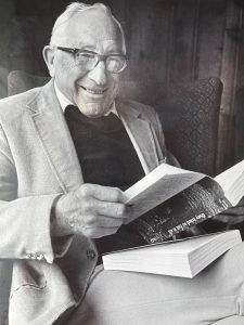 Kathy Quigg / The Daily World file photo
Ed Van Syckle at a book-signing event in 1982.