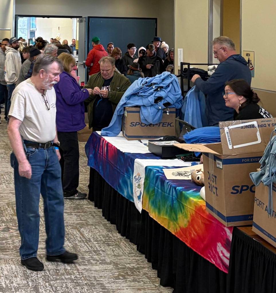 Jerry Knaak / The Daily World
Too Cool Sports was on hand selling custom screen printed T-shirts and hoodies.