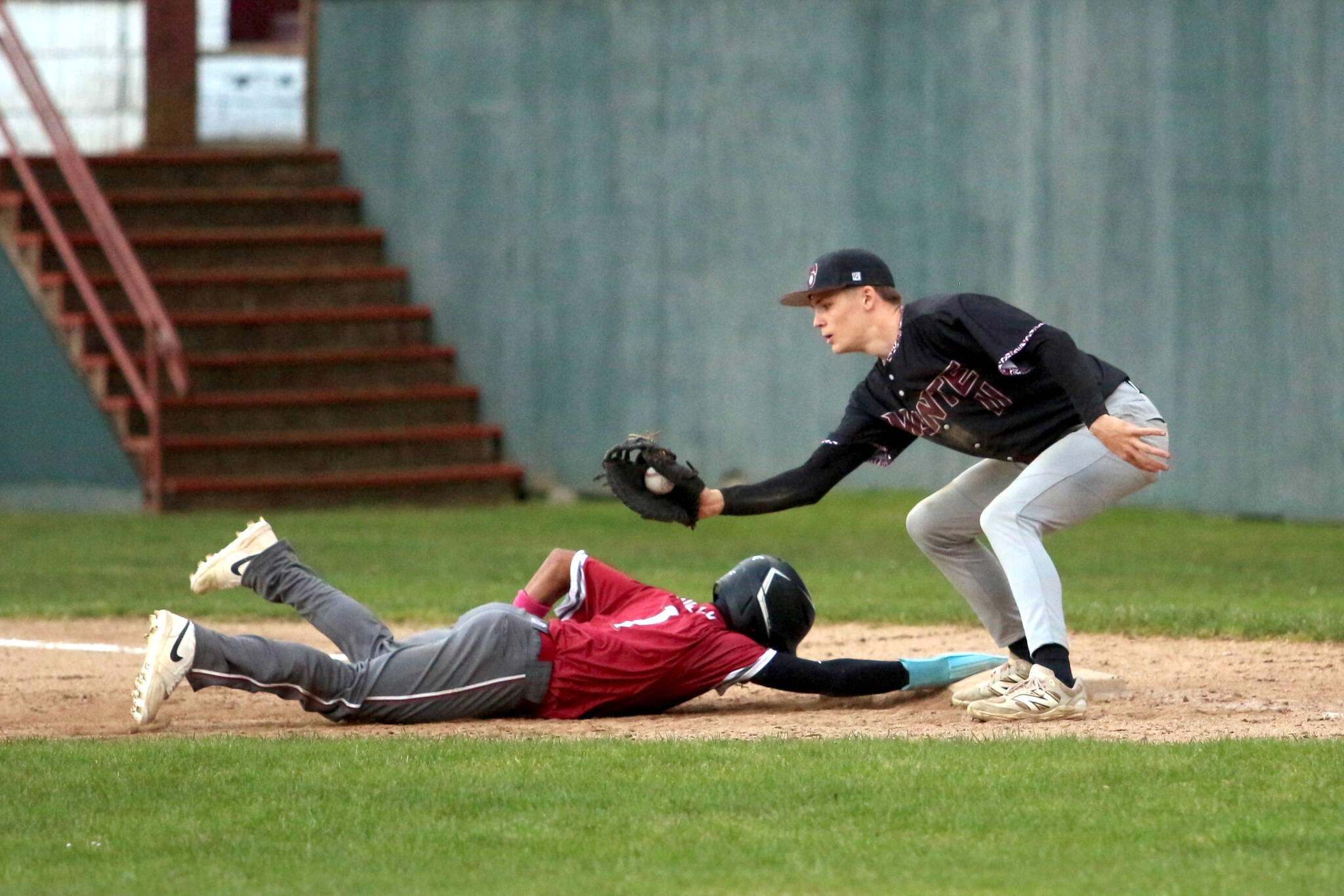 Montesano sweeps doubleheader with Hoquiam