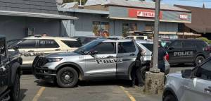 The Daily World
Multiple police departments responded to reports of a stolen vehicle located in the Dollar Tree parking lot in Aberdeen.