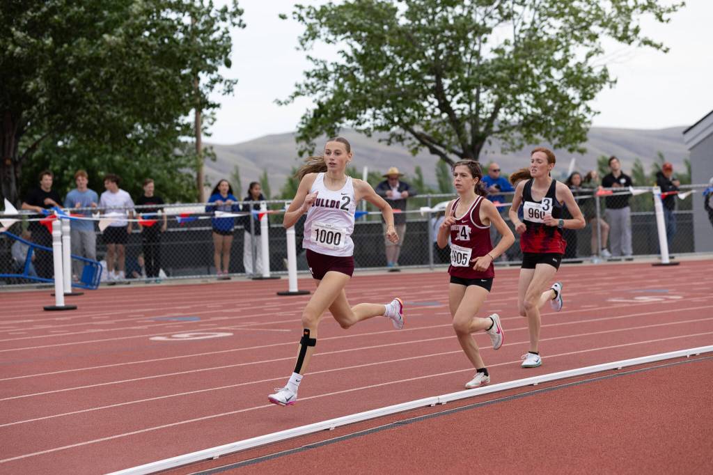 PHOTO BY MIKE ROBERTS Montesanos Haley Schweppe (left) runs in the girls 800-meter final at the WIAA 1A State Championships on Saturday at Eisenhower High School in Yakima.