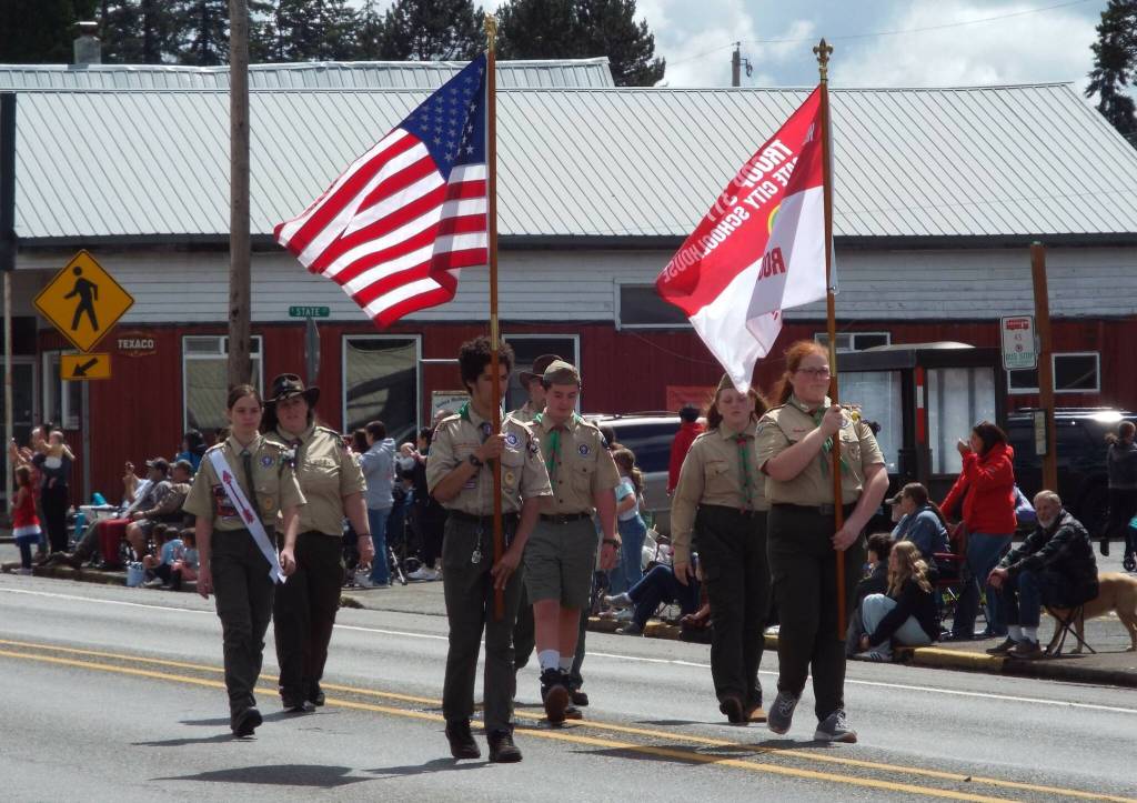 Andrea Watts / The Daily World
Rochester Troop 317 leading the parade.
