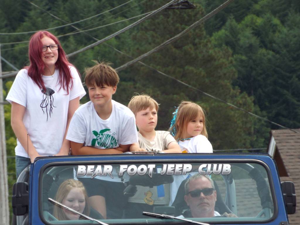 Andrea Watts / The Daily World
Members of the Bear Foot Jeep Club participated in the Bear Festival Parade.