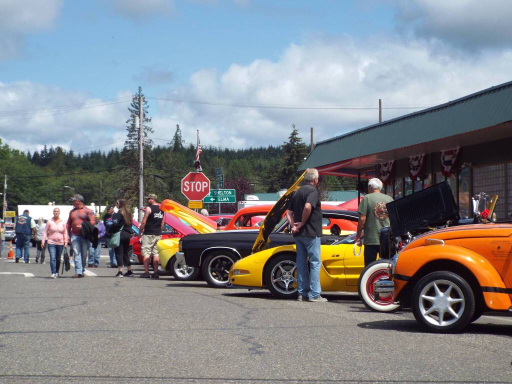 Andrea Watts / The Daily World
The third day of the Bear Festival featured a car show.