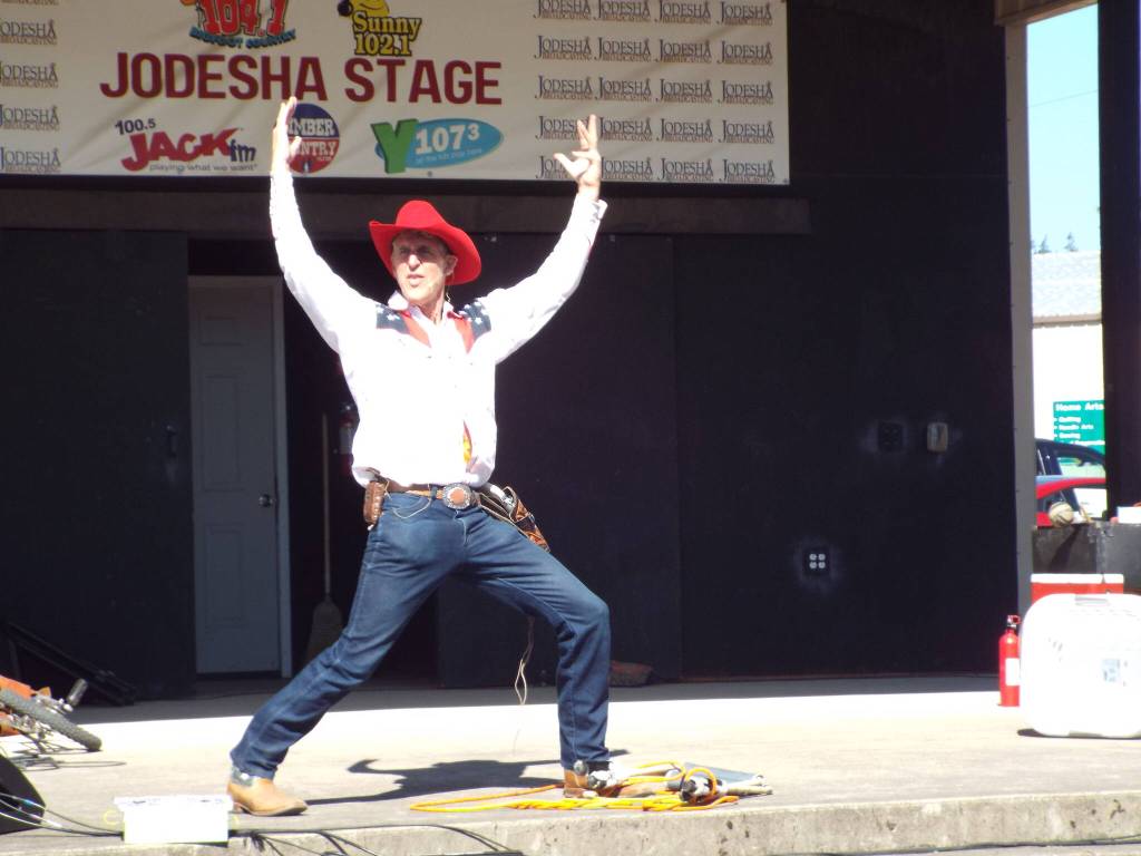Andrea Watts / The Daily World
Leapin Louie performs his cowboy-themed show at the Grays Harbor County Fair.