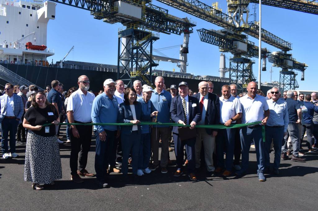 Jerry Knaak / The Daily World
The Port of Grays Harbor and AGP officially opening Terminal 4 with a ribbon-cutting.