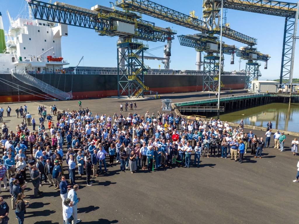 Port of Grays Harbor
The Port of Grays Harbor and AGP employed a drone to take a photo of the ribbon-cutting for the Terminal 4 expansion.