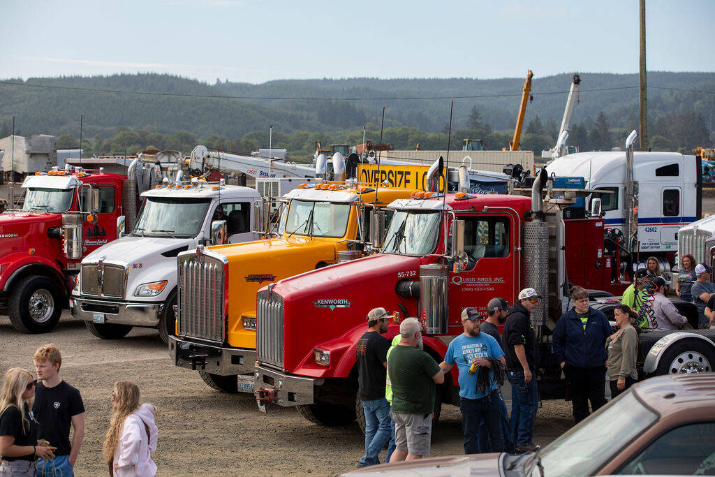 Reed supporters begin staging the convoy at the Quiggs shop in Aberdeen.